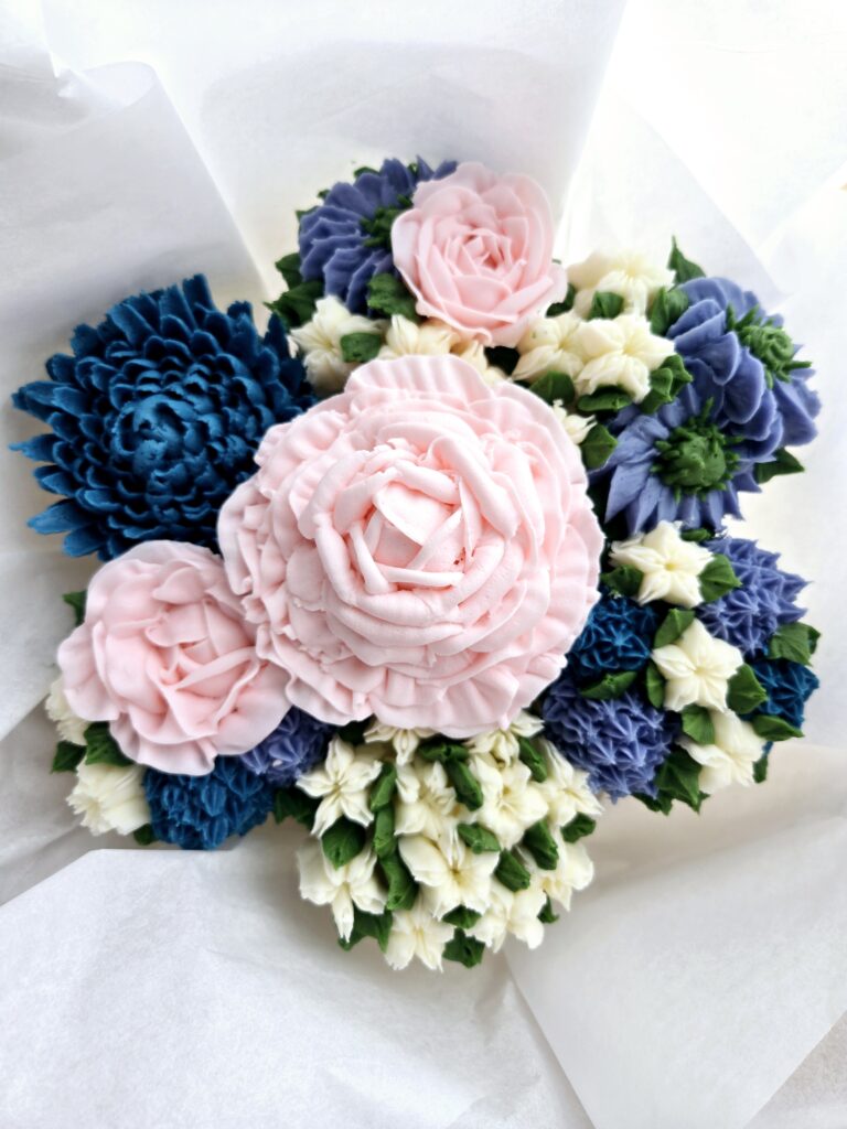 Cupcake Bouquet with floral decorated cupcakes